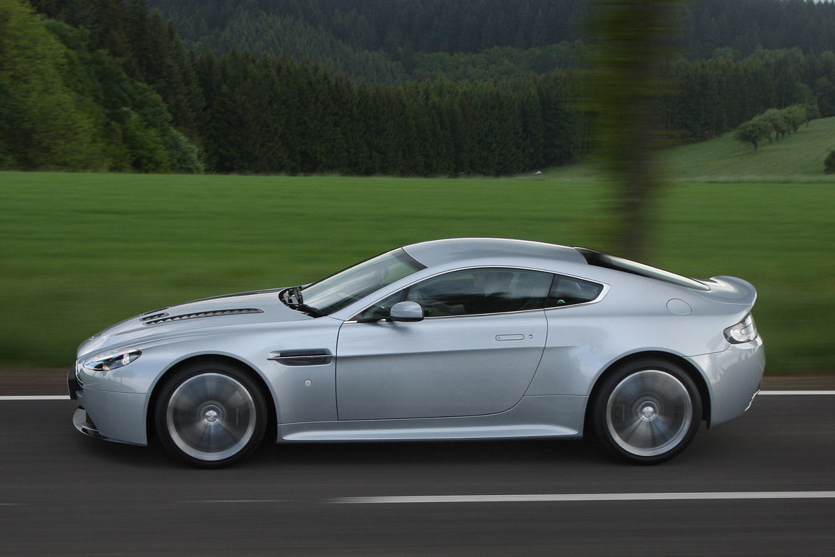 Aston Martin V12 Vantage coupe profile