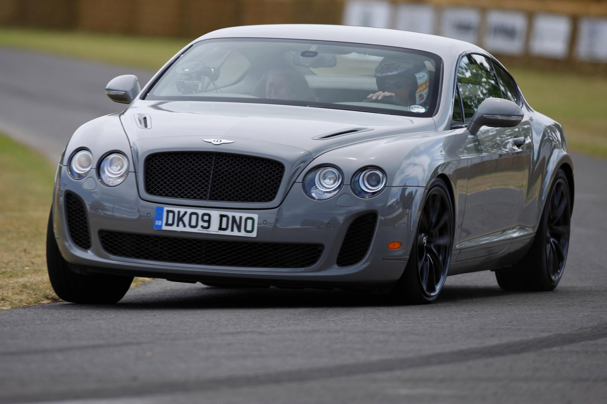 Bentley Continental Supersports coupe front tracking