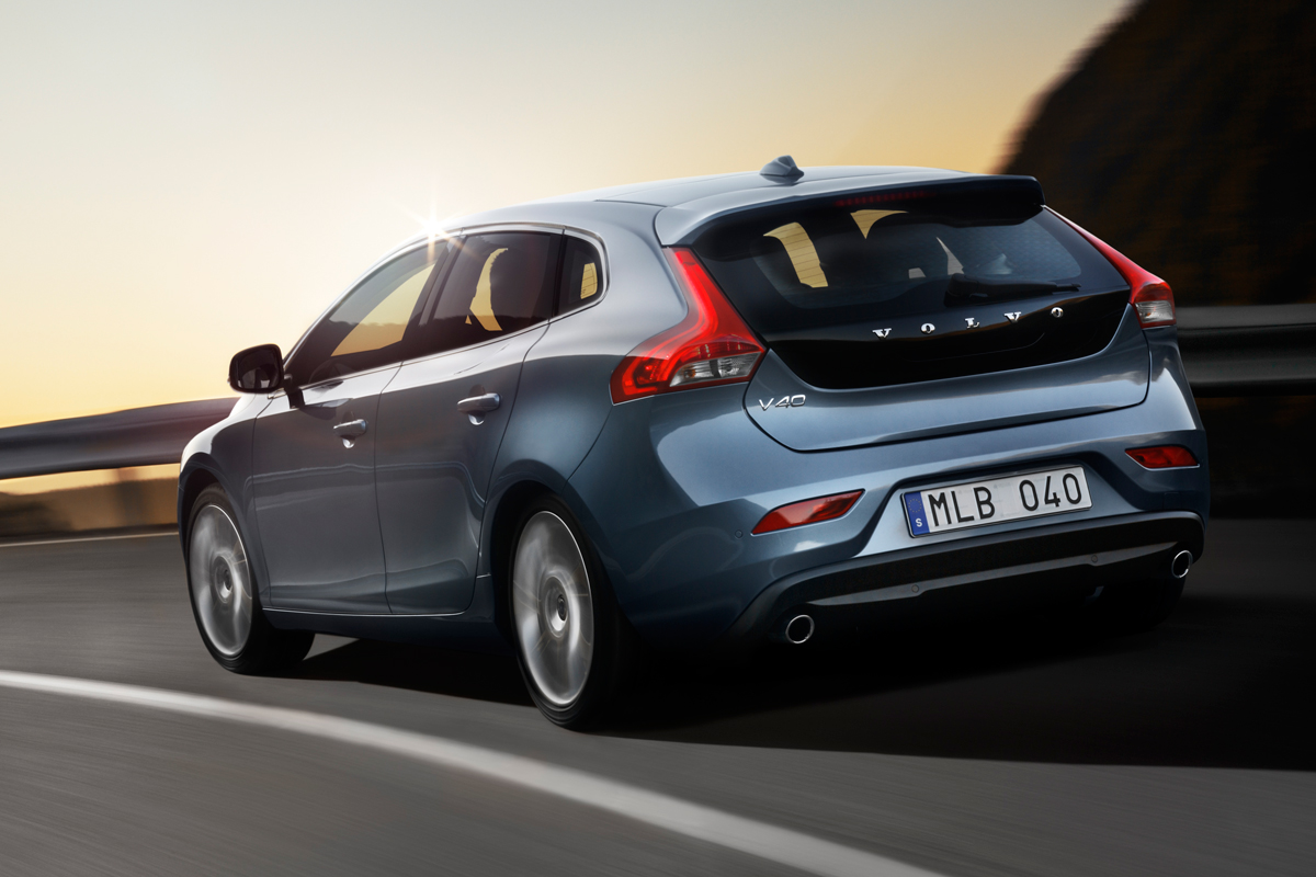 Volvo V40 rear tracking