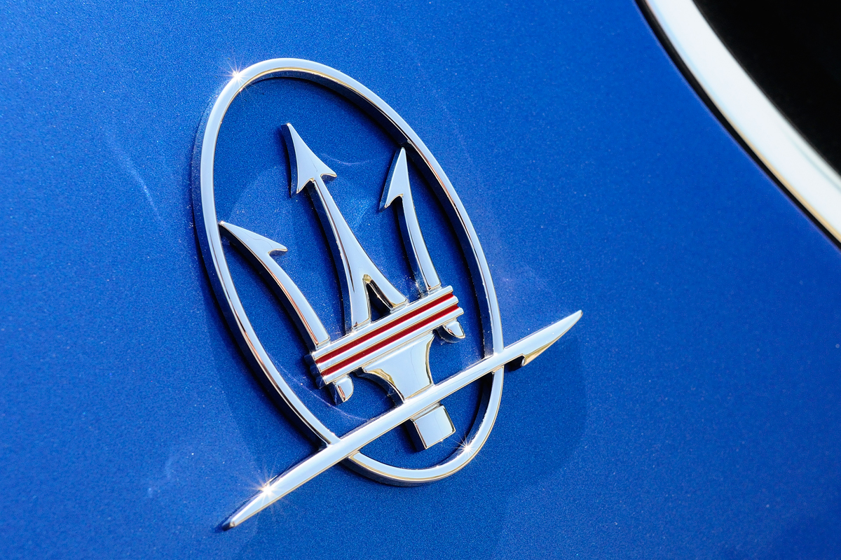 Maserati GranTurismo Sport badge