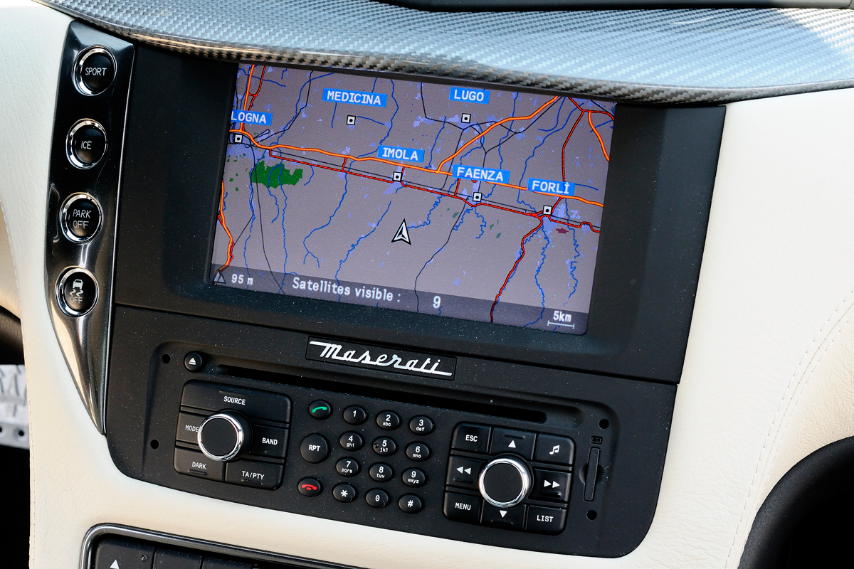 Maserati GranTurismo Sport centre console