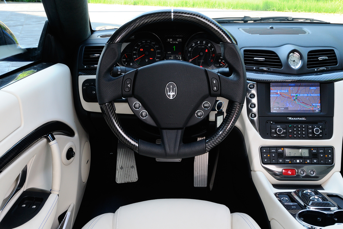 Maserati GranTurismo Sport dash