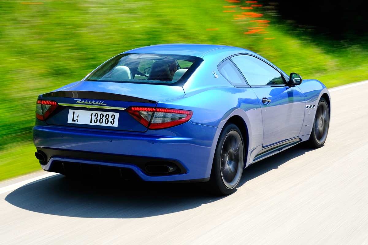 Maserati GranTurismo Sport rear tracking
