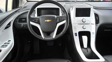 Chevrolet Volt dash