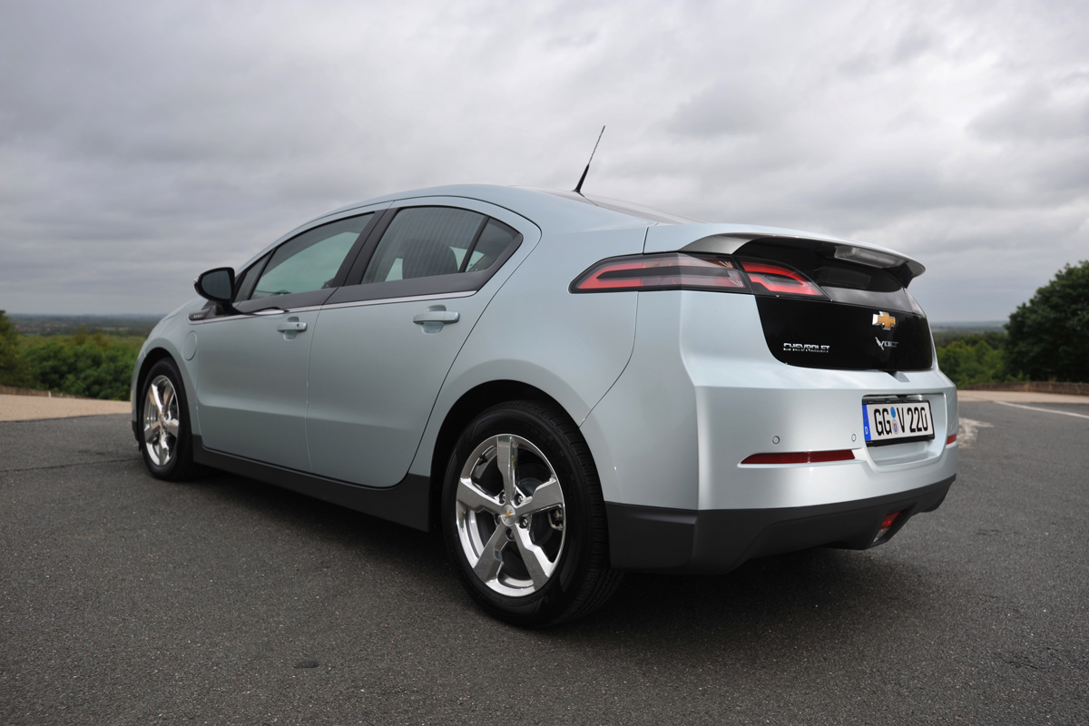 Chevrolet Volt rear tracking