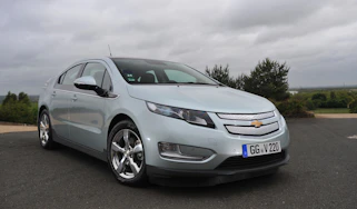 Chevrolet Volt front tracking