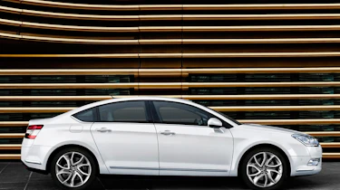 Citroen C5 saloon profile