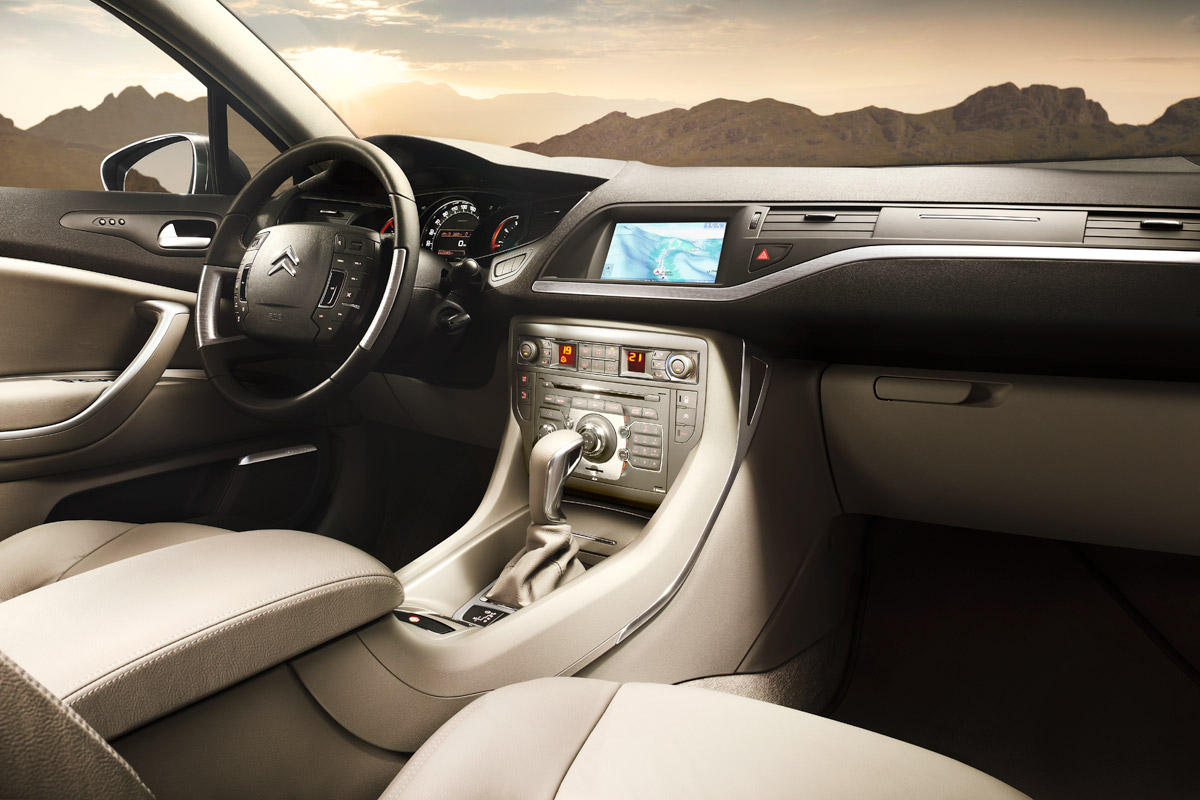 Citroen C5 saloon dash