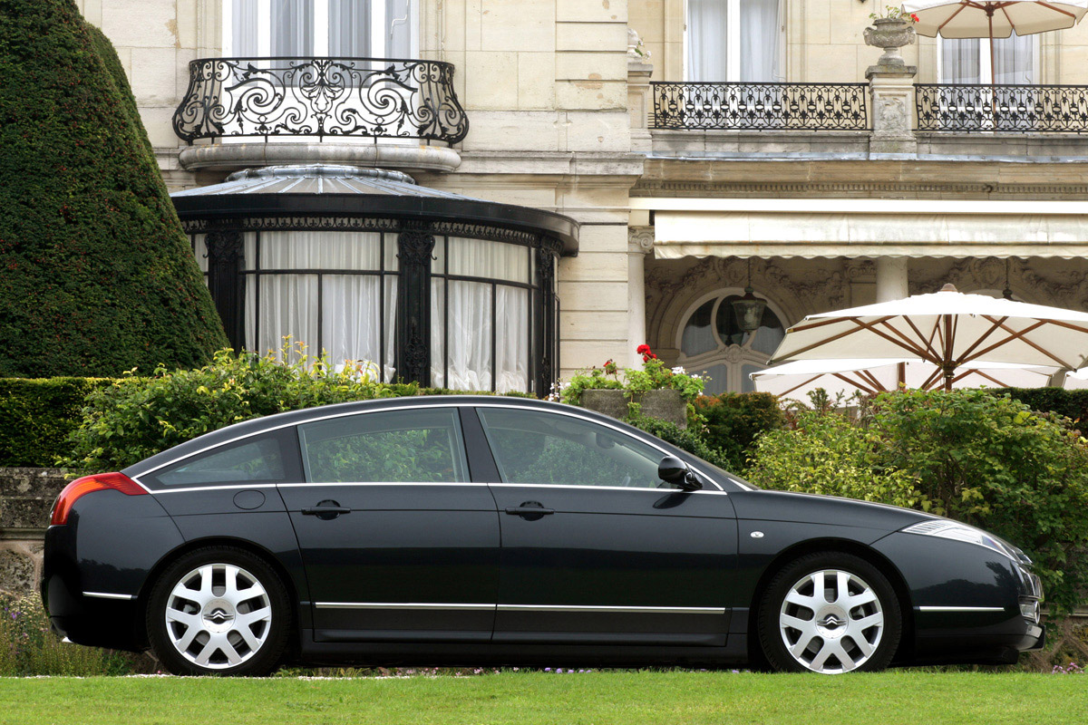 Citroen C6 saloon profile
