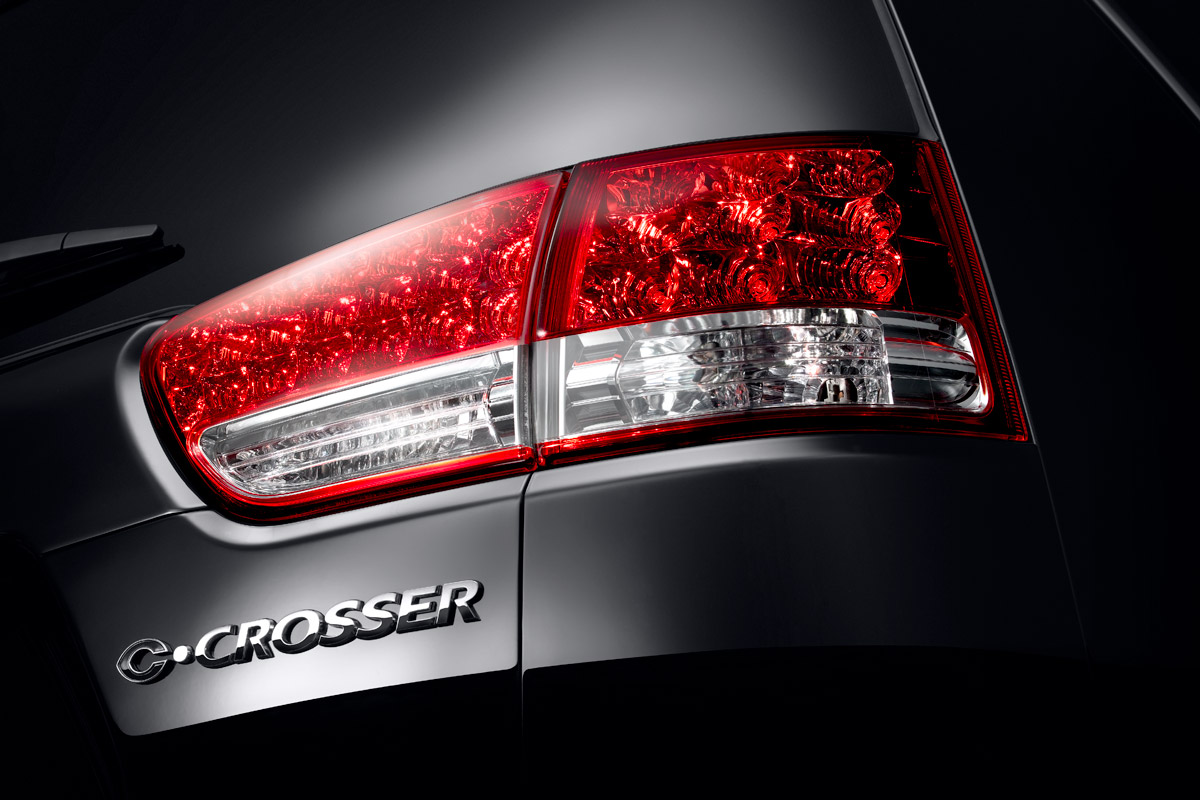 Citroen C-Crosser mpv badge