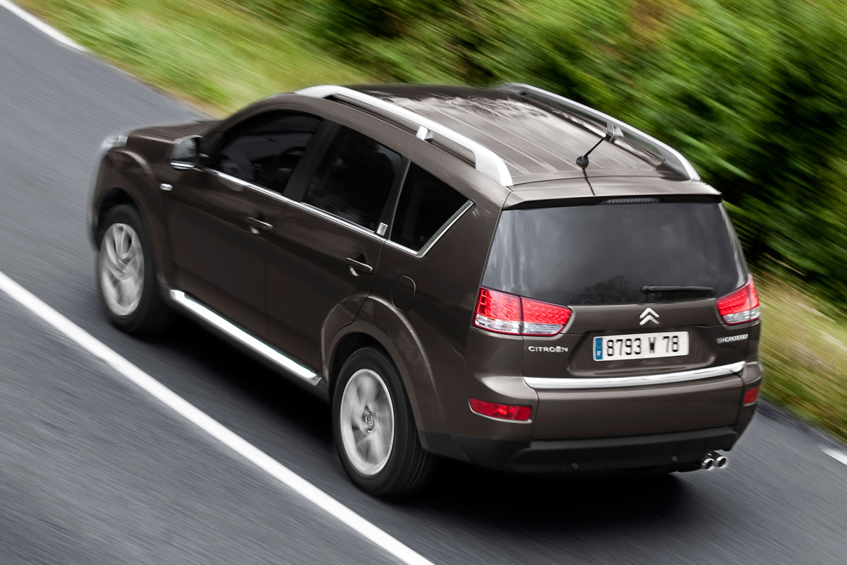 Citroen C-Crosser mpv rear tracking