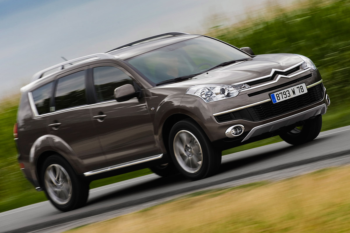 Citroen C-Crosser mpv front tracking