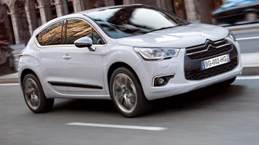 Citroen DS4 hatchback front tracking