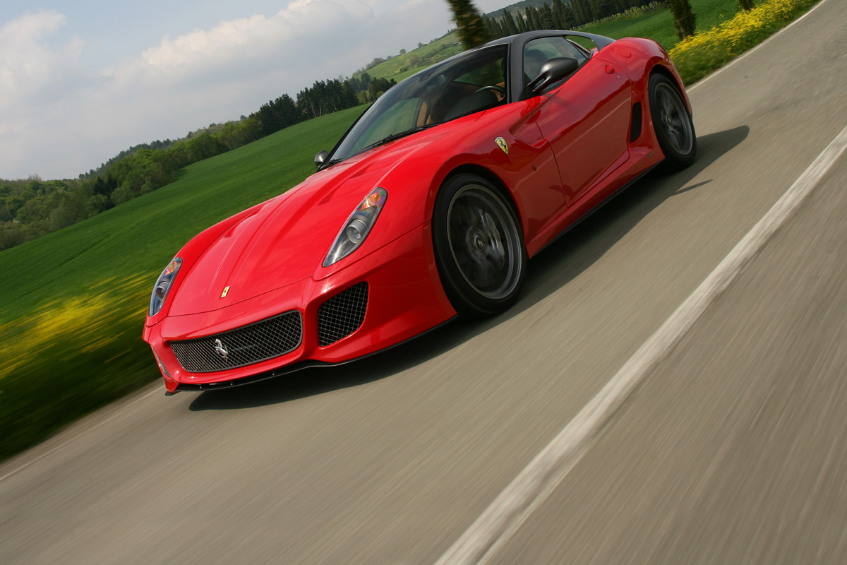 Ferrari 599 GTO coupe front tracking