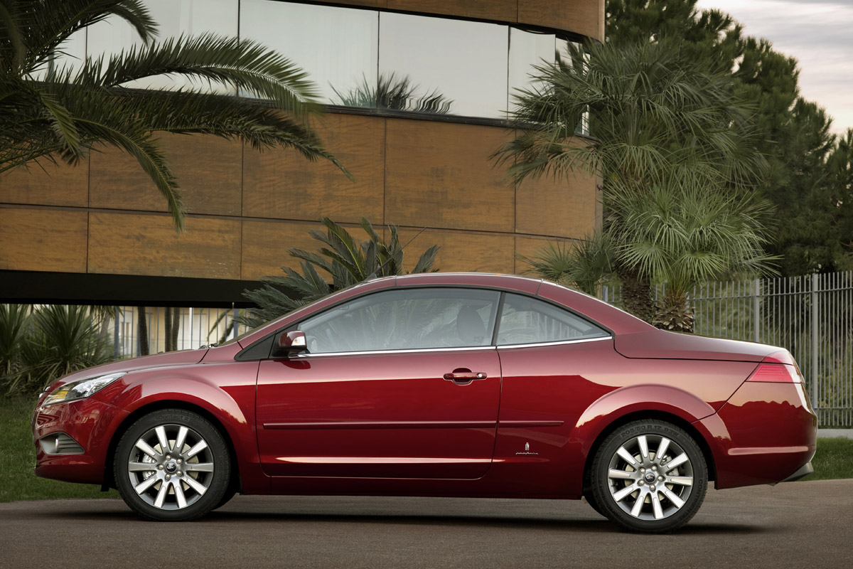 Ford Focus CC convertible profile