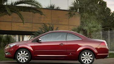 Ford Focus CC convertible profile