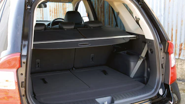Kia Carens mpv boot