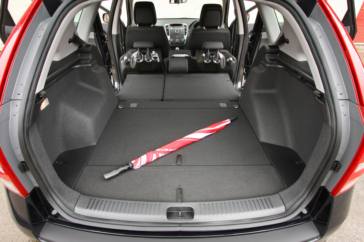 Kia Cee'd SW estate boot