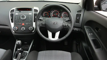 Kia Cee'd SW estate dash