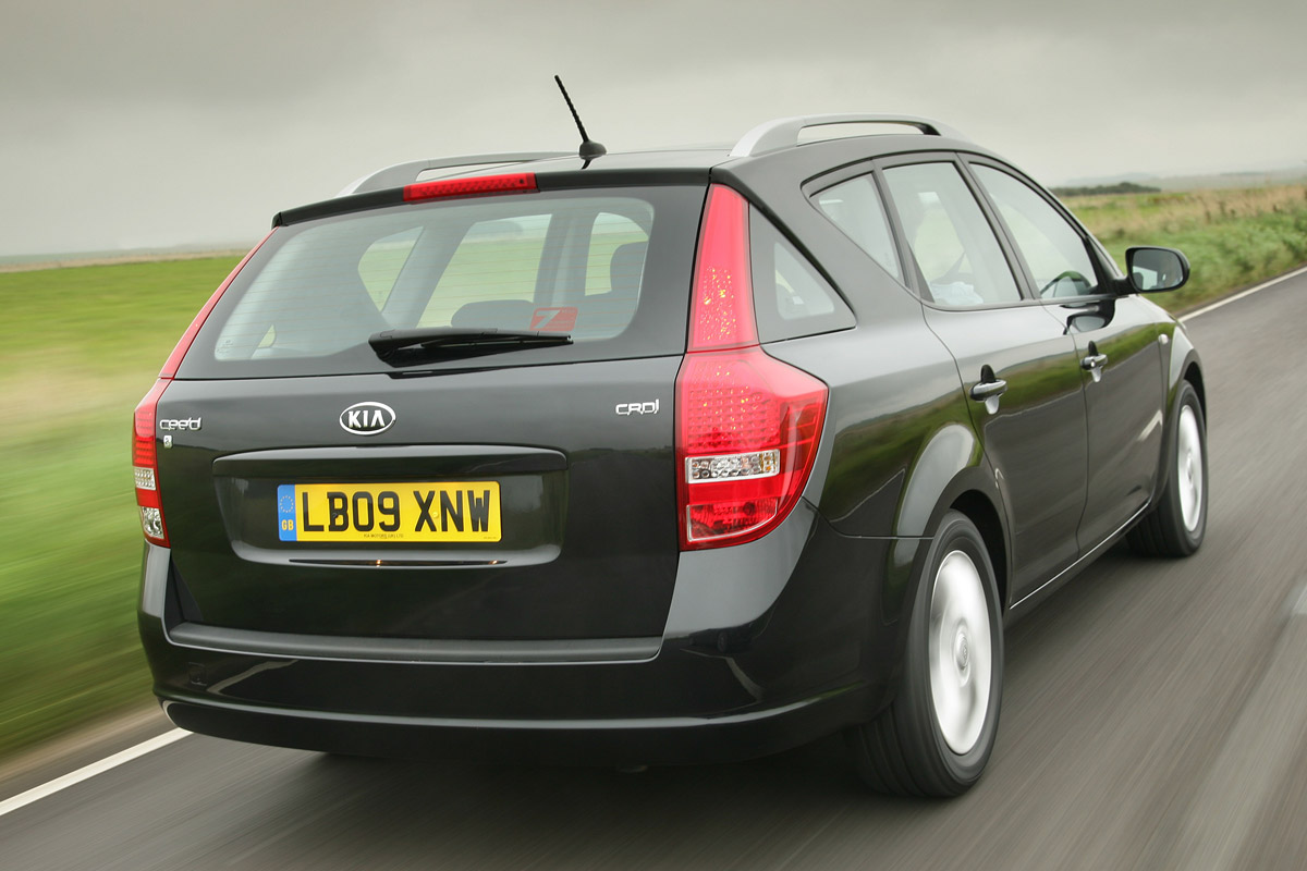 Kia Cee'd SW estate rear tracking