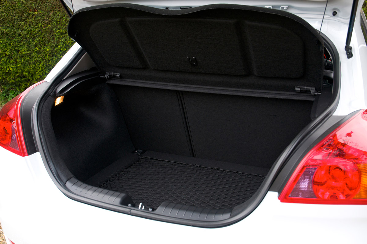 Kia Pro_cee'd hatchback boot
