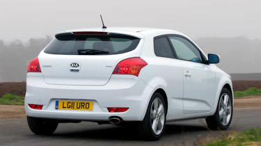 Kia Pro_cee'd hatchback rear tracking