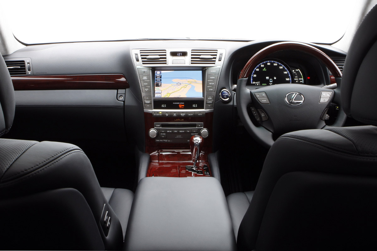 Lexus LS saloon dash