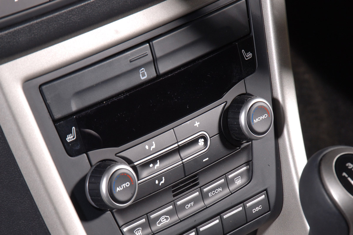 MG Motors MG6 saloon interior detail