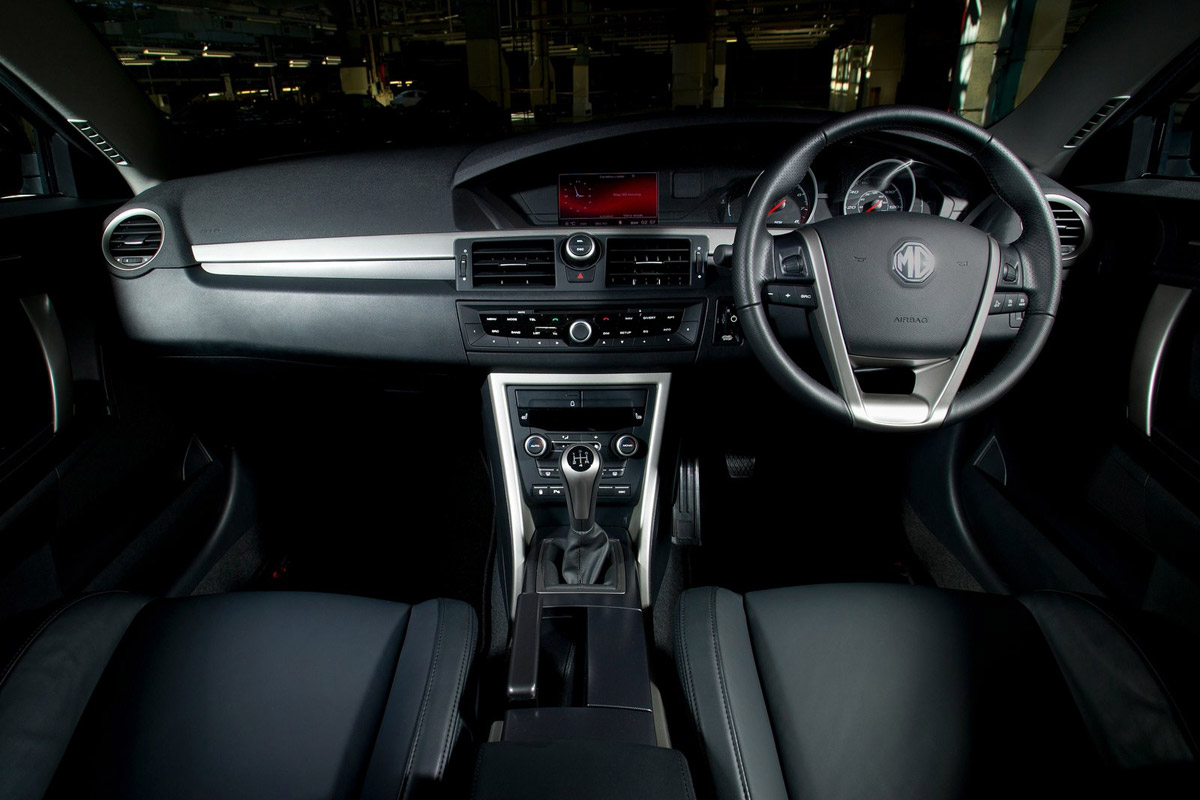 MG Motors MG6 saloon dash