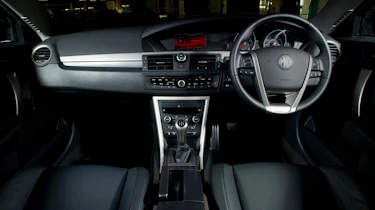 MG Motors MG6 saloon dash