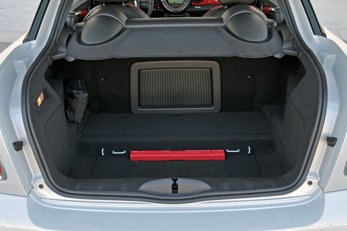 MINI Coupe JCW coupe boot