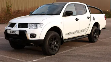 Mitsubishi L200 pickup front