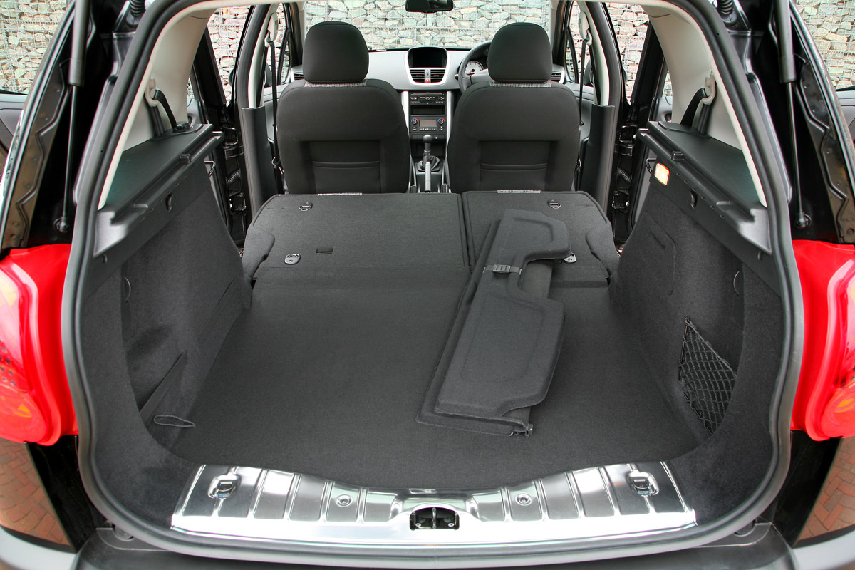 Peugeot 207 SW estate boot