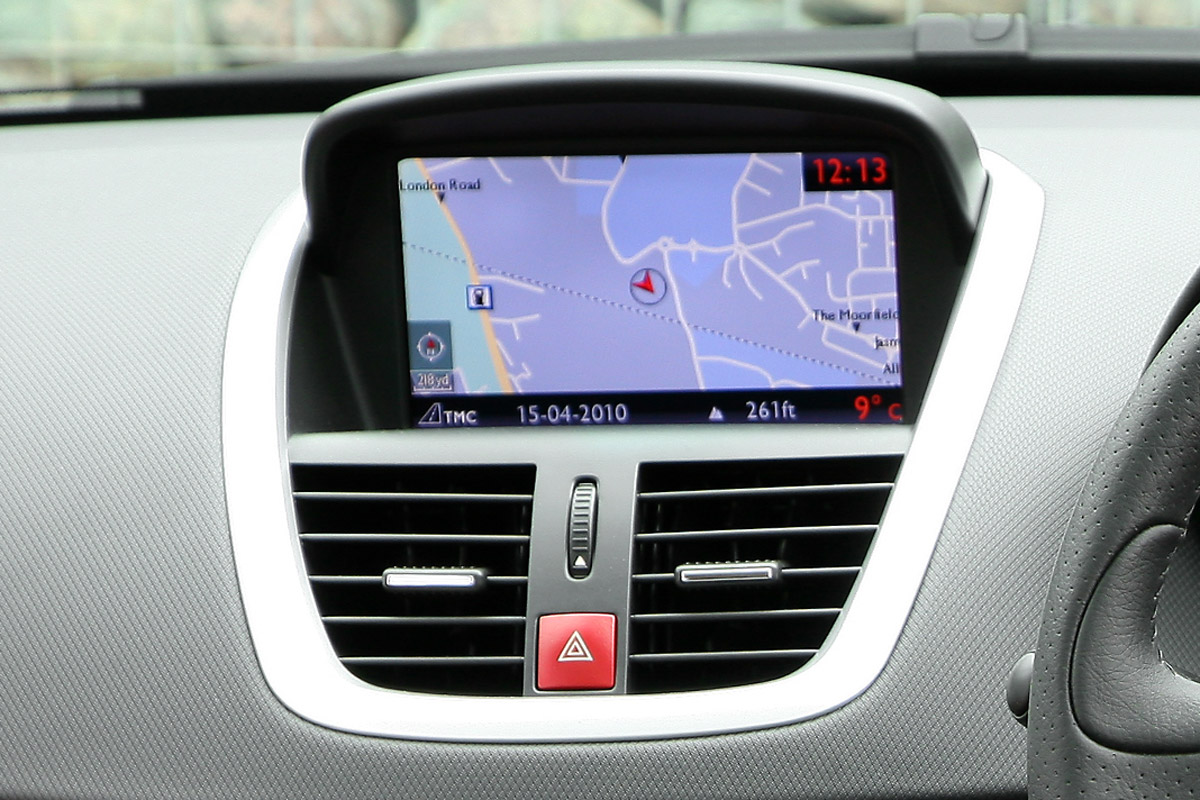 Peugeot 207 SW estate interior detail