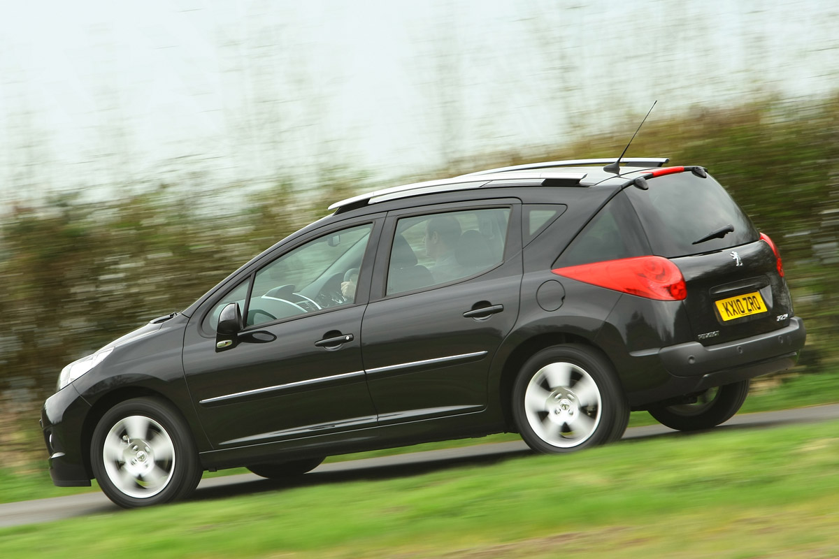 Peugeot 207 SW estate rear tracking