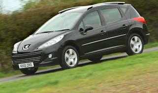 Peugeot 207 SW estate front tracking