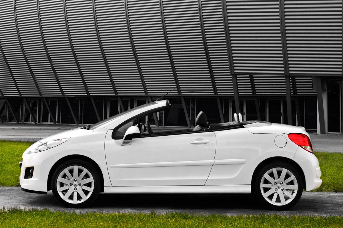 Peugeot 207CC convertible profile