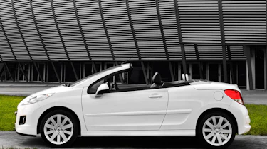 Peugeot 207CC convertible profile