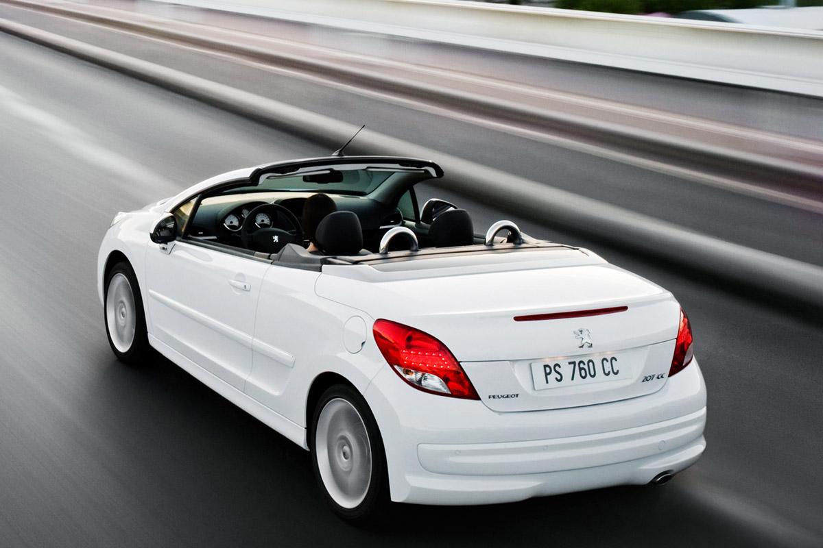 Peugeot 207CC convertible rear tracking