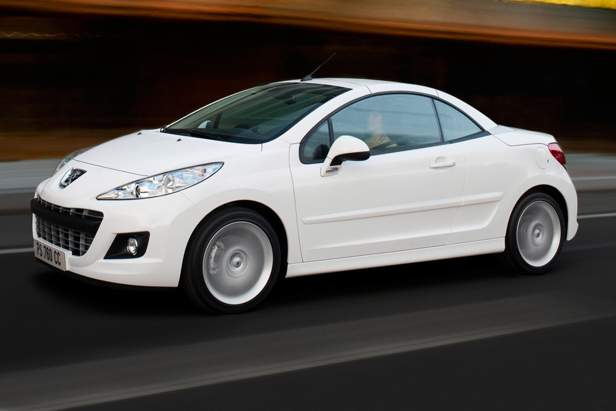 Peugeot 207CC convertible front tracking