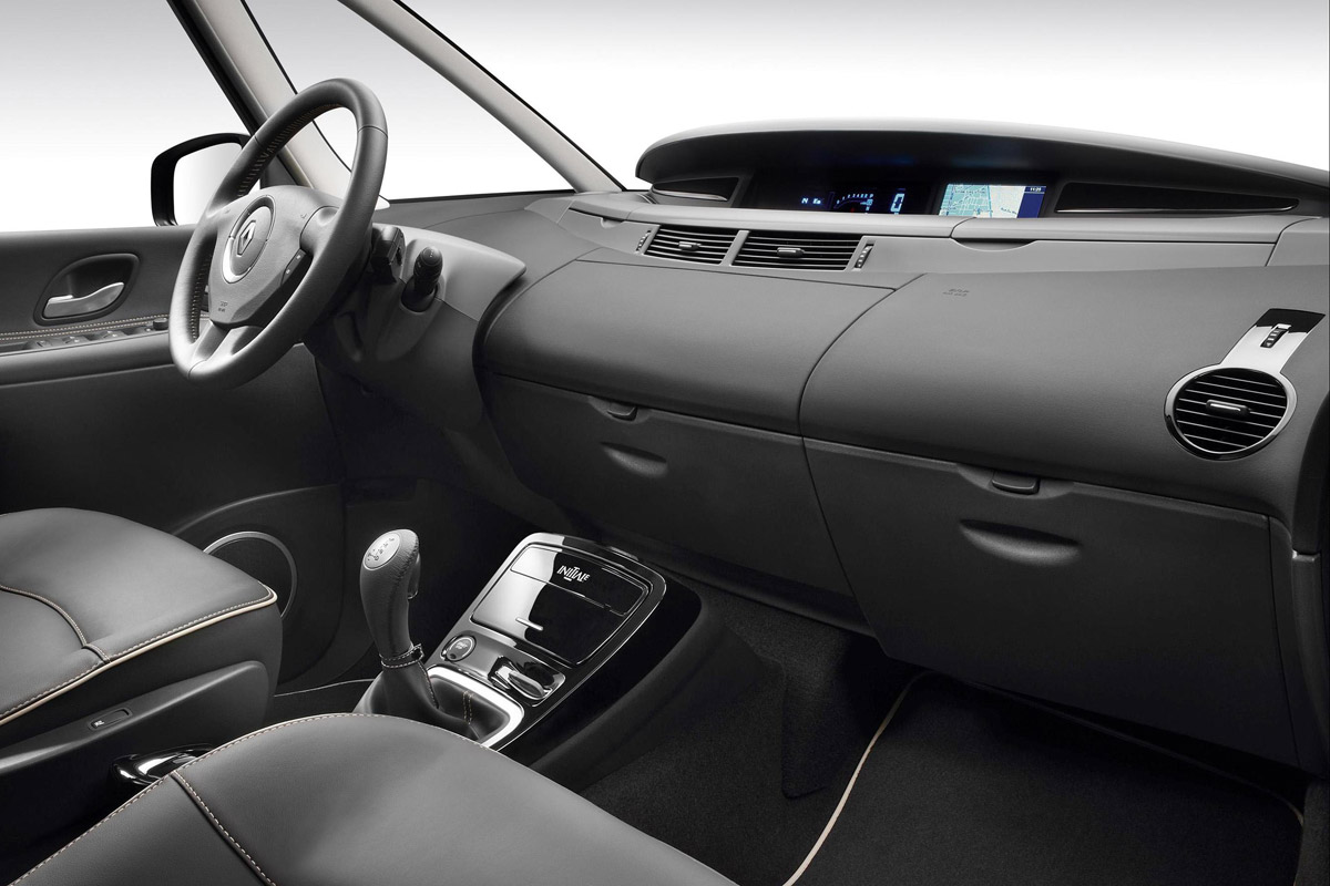 Renault Espace mpv dash