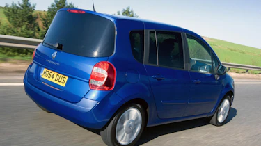 Renault Grand Modus hatchback rear tracking