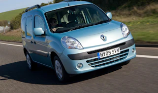 Renault Kangoo mpv front tracking