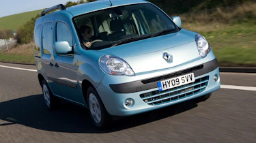 Renault Kangoo mpv front tracking