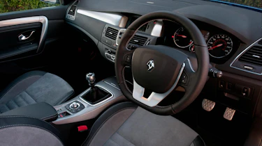 Renault Laguna hatchback dash