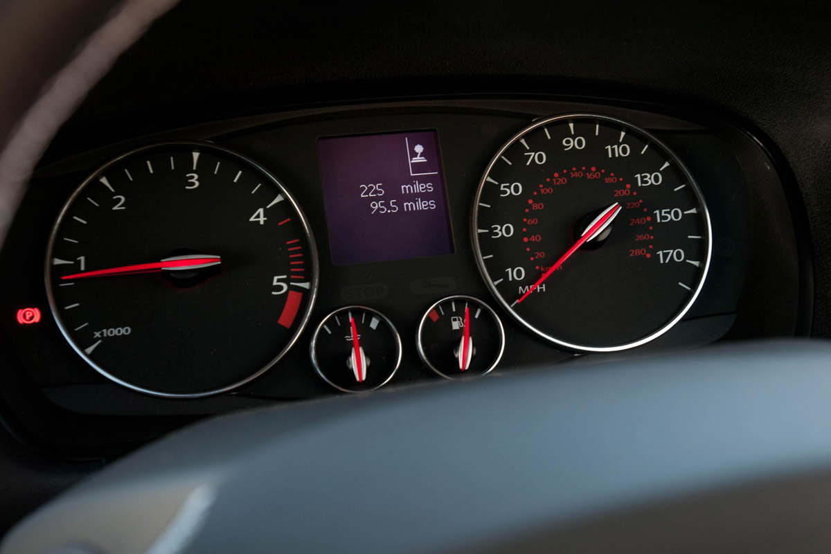Renault Laguna Sport Tourer estate interior detail