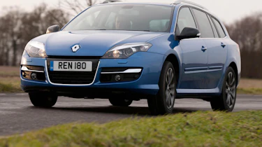 Renault Laguna Sport Tourer estate front tracking