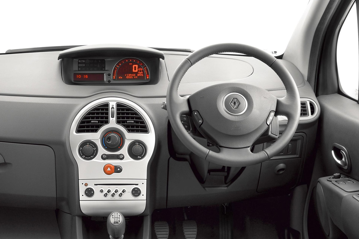 Renault Modus hatchback dash