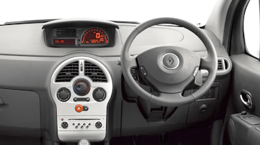 Renault Modus hatchback dash