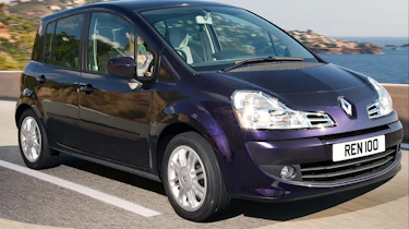 Renault Modus hatchback front tracking